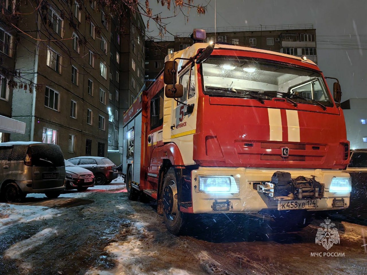 Мужчина погиб в горящей квартире в Челябинске*