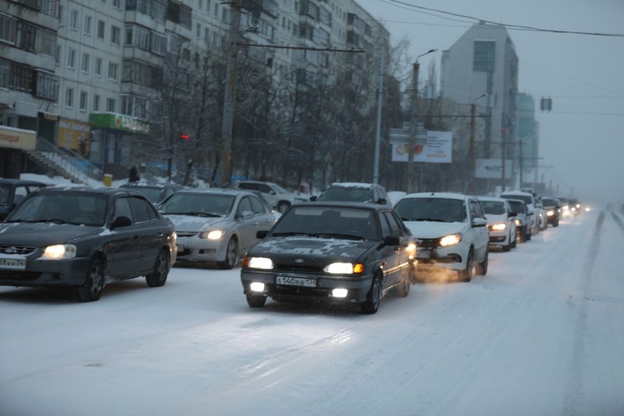 Челябинск сковали 10-балльные автомобильные заторы