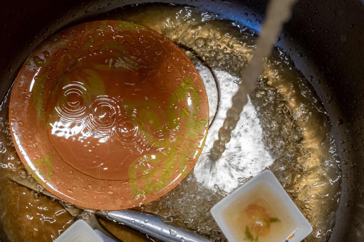 В пяти районах Челябинска может позеленеть вода из-под крана*1