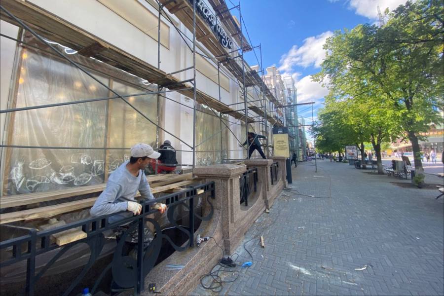 На Кировке в Челябинске начали ремонтировать фасад исторического здания