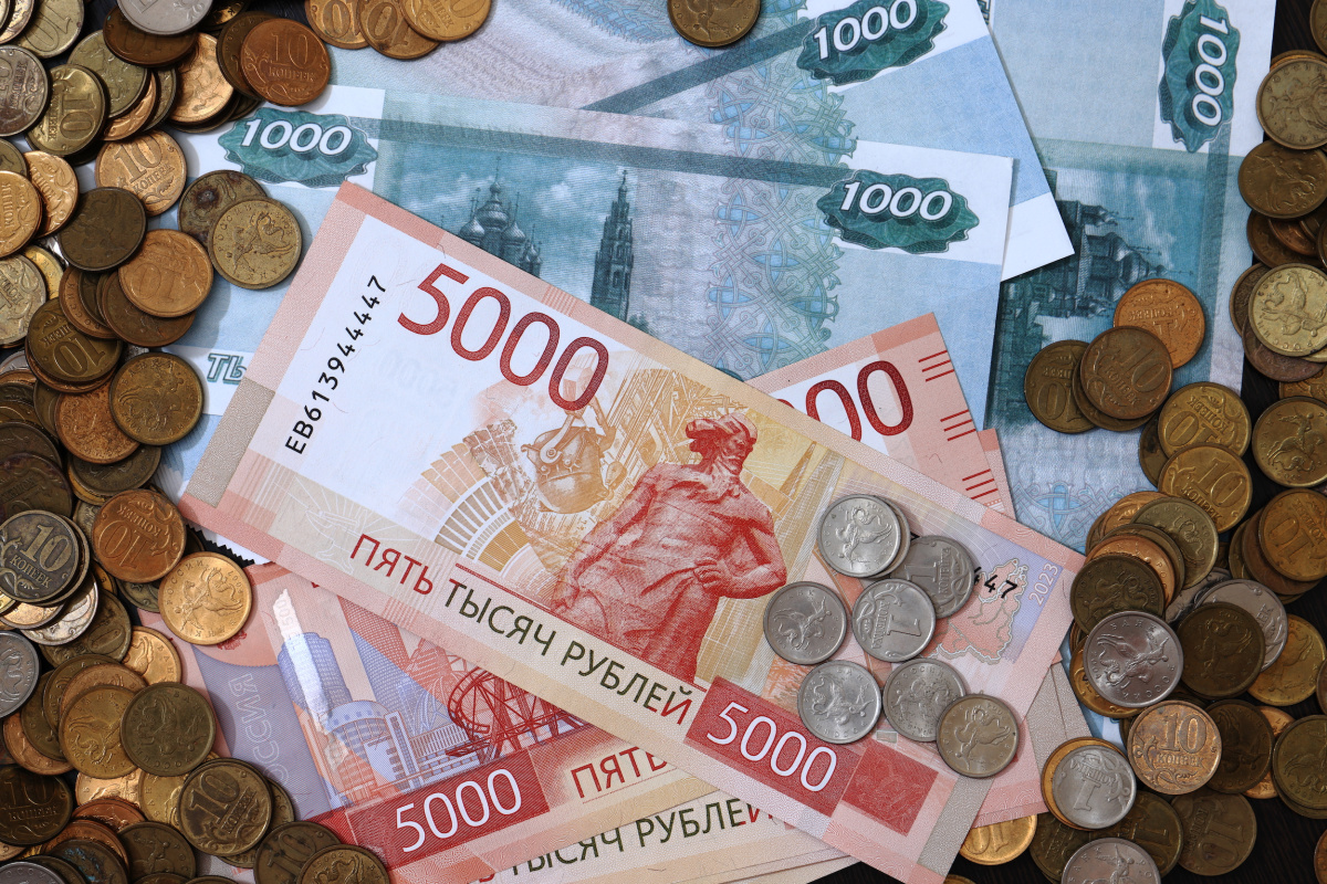 Пенсии за июнь челябинцы получат раньше срока*