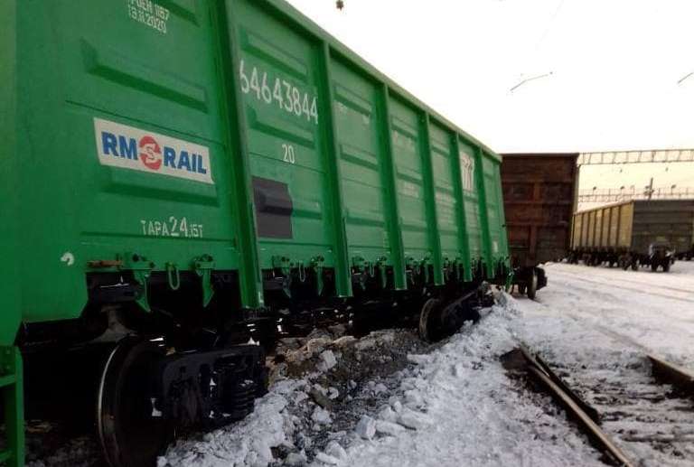 В Челябинской области с рельсов сошли вагоны с грузом для ГОКа