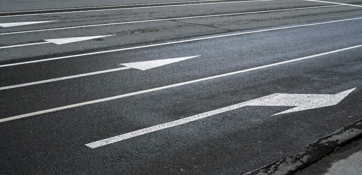 В Челябинске открыли движение на Тимирязева после провала асфальта*