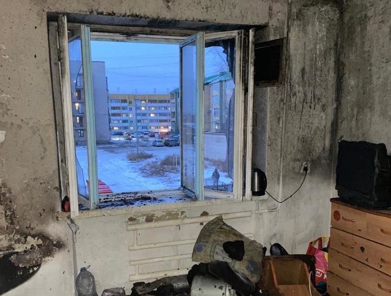 Мужчина погиб при пожаре в бывшем общежитии в Челябинской области