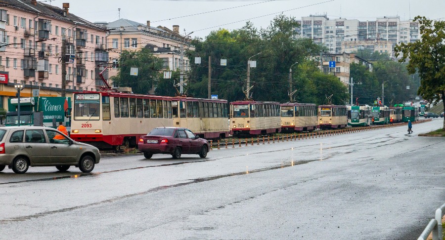 Движение трамваев по Ленинскому району Челябинска закрыли до ноября