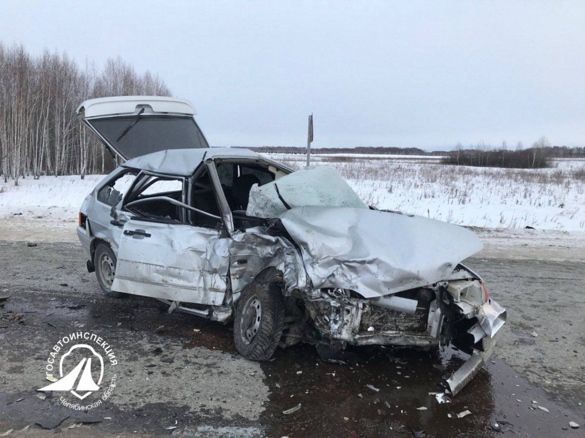 В Челябинской области в аварии погиб пенсионер: ВАЗ вылетел на встречную полосу*
