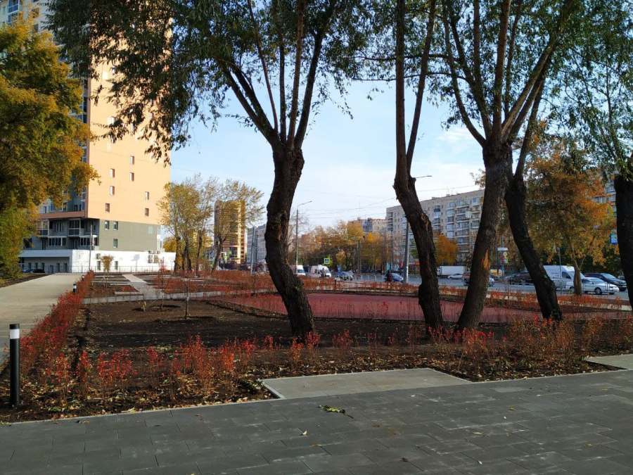 На месте бараков в центре Челябинске появился новый сквер
