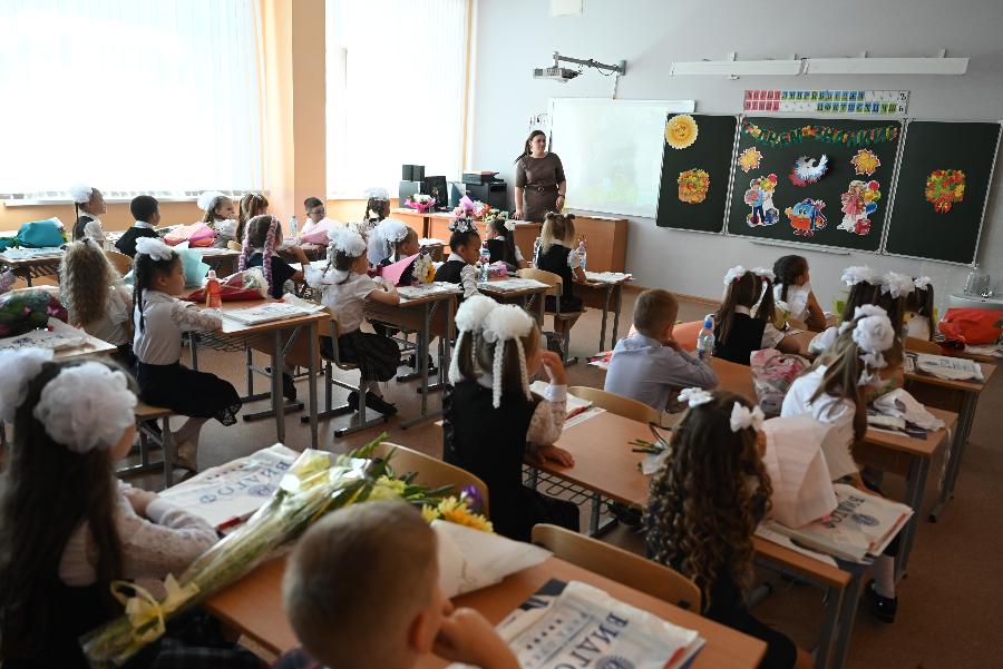 Сегодня школы Челябинска работают в обычном режиме*1