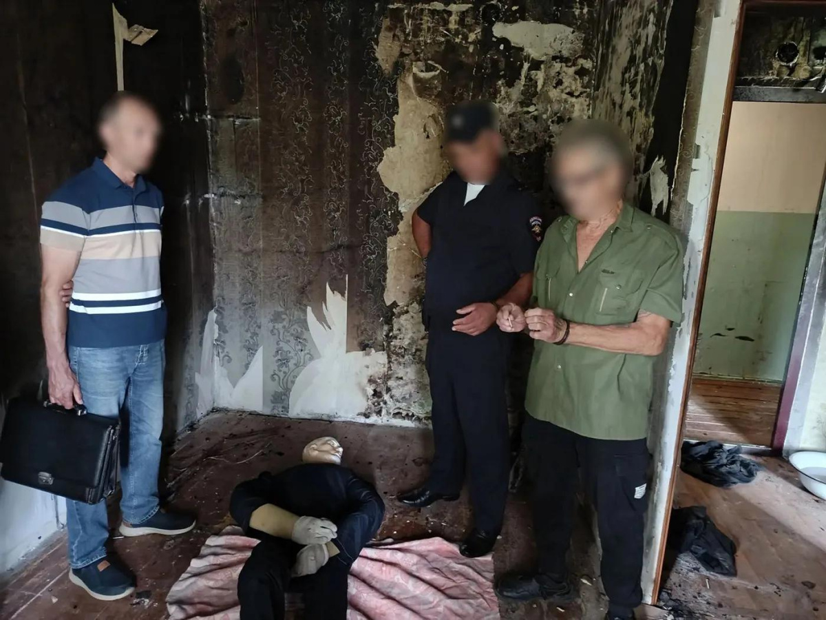 В Челябинской области дед зарезал собутыльника и сжёг квартиру из-за денег*