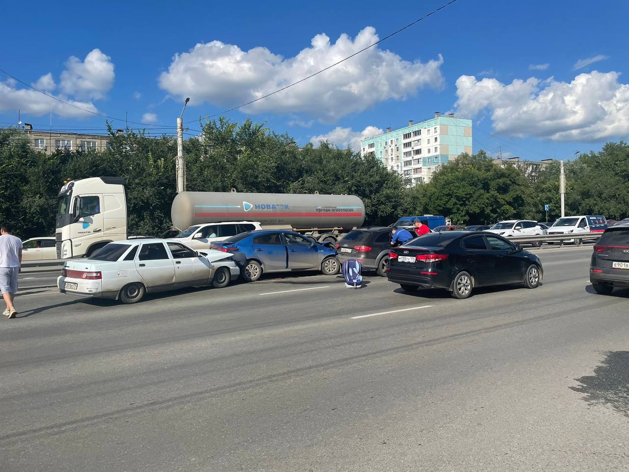 Четыре автомобиля столкнулись в районе вокзала в Челябинске*