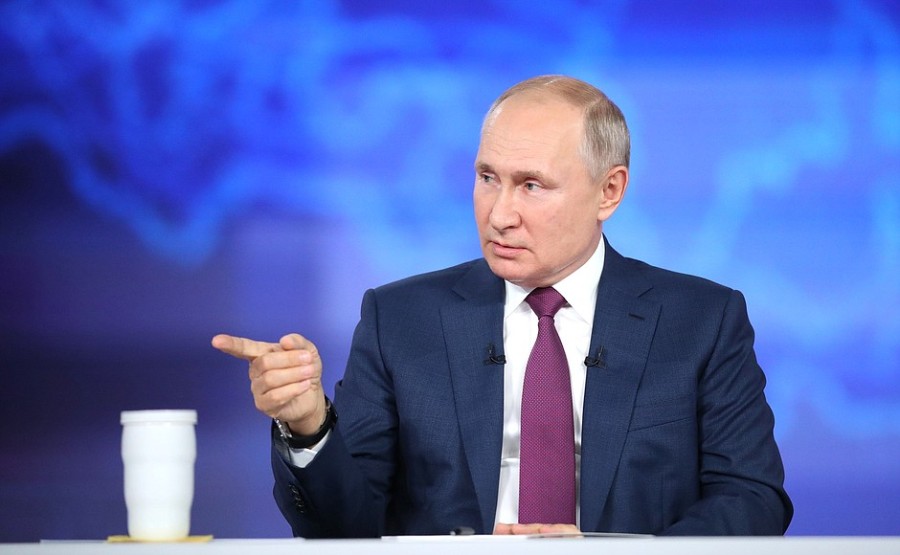 Путин на Прямой линии назвал незаконным требовать вакцинацию при медотводе