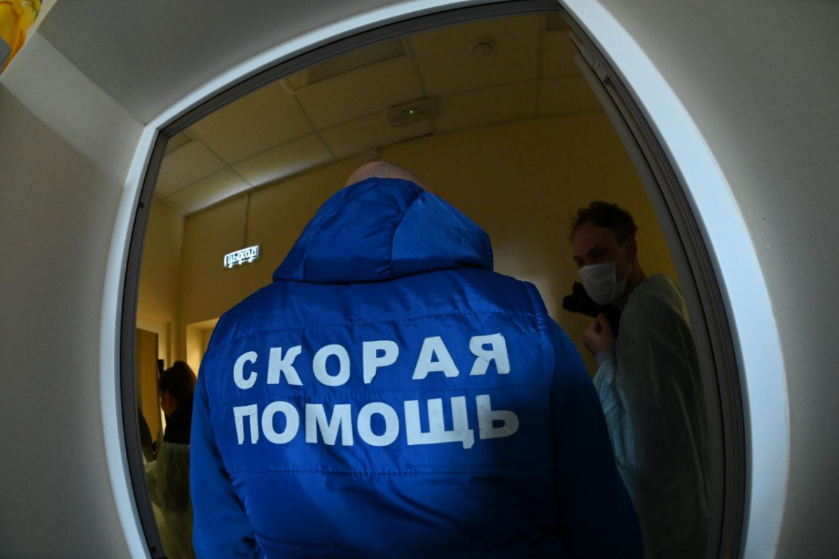 СКР возбудил уголовное дело после падения шифера на ребёнка в Челябинске*