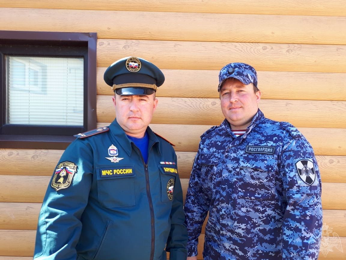 Два брата-офицера спасли 4 детей на пожаре в Челябинской области