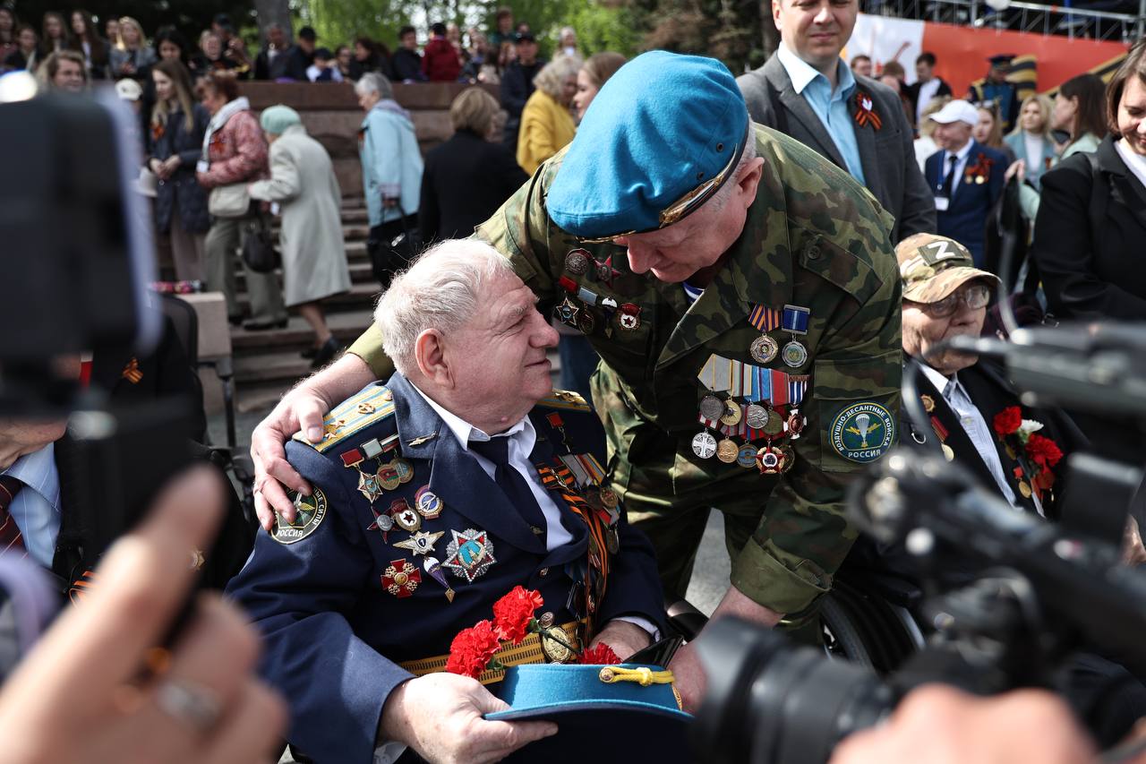 Парад Победы в лицах: эмоциональный фоторепортаж из сердца Челябинска
