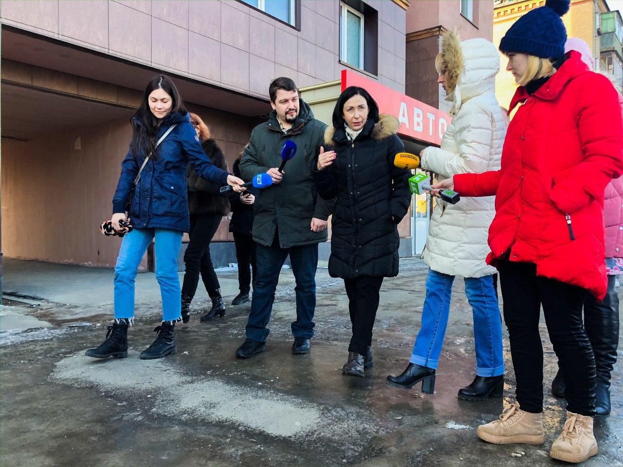 Наталья Котова проверила уборку тротуаров