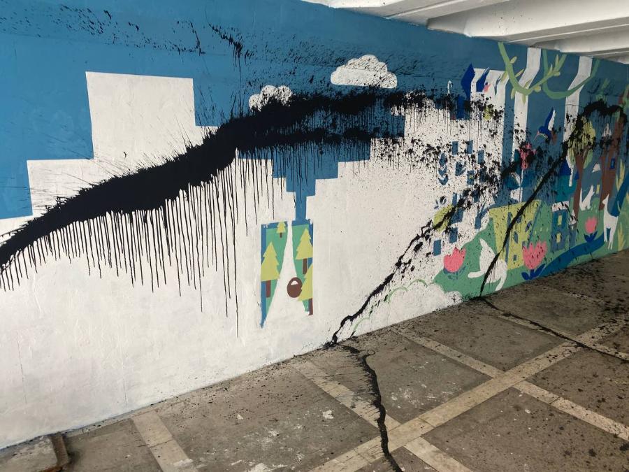 Полиция задержала вандала, испортившего детское граффити в Челябинске*1