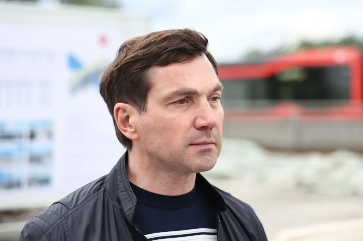 Алексей Лошкин поздравил челябинцев с Днем молодежи*