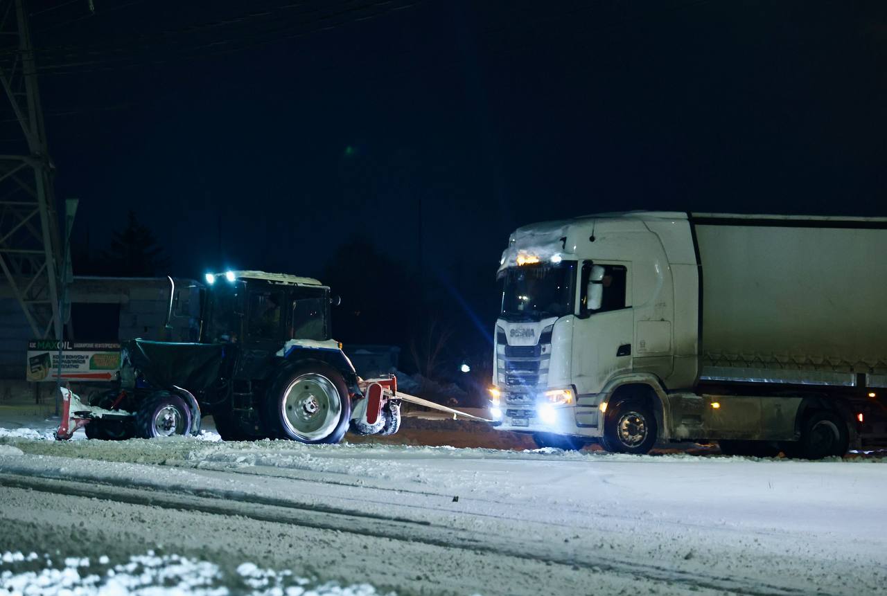 Снег повалил в горах Челябинской области*1