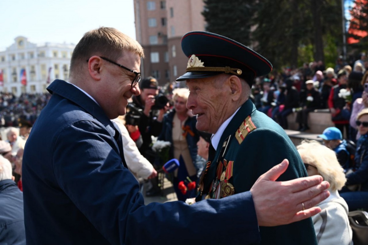 Алексей Текслер в День Победы напомнил южноуральцам о священном долге*1