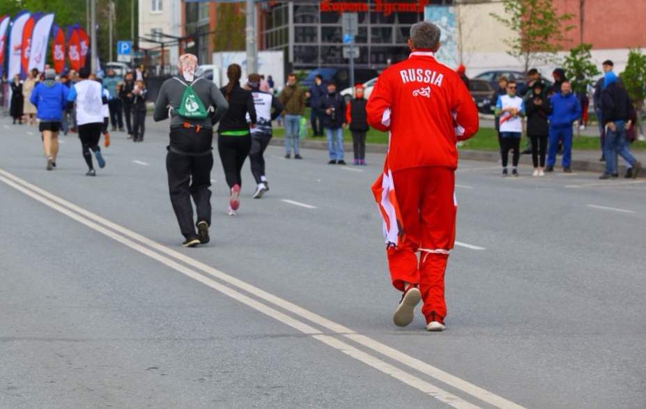 Златоустовцы начали год с праздничного забега на 10 километров *1