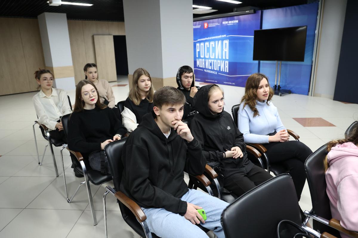 Челябинским школьникам рассказали о секретах создания интересного контента*1