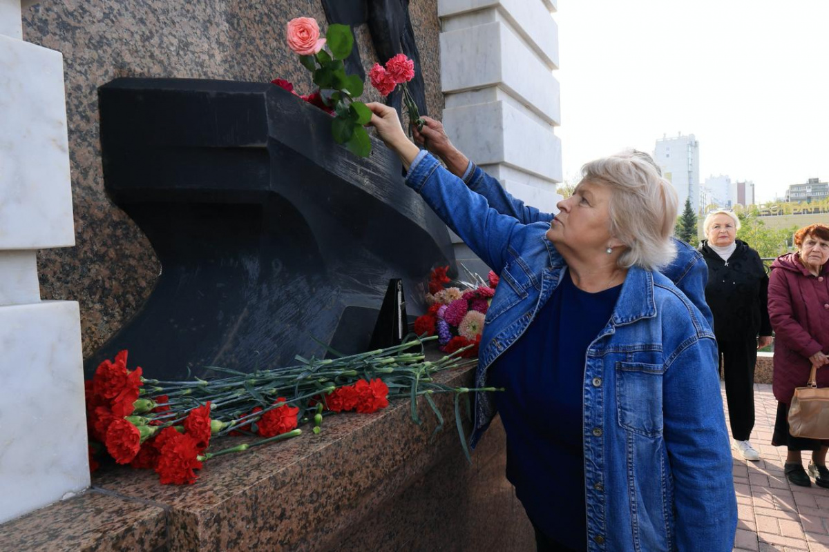 Челябинцы почтили память жертв блокады Ленинграда*1