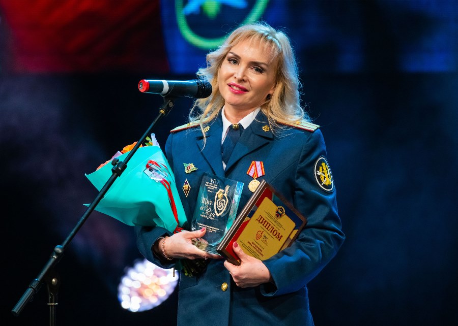 В Челябинске перед 23 февраля наградили лучших леди в погонах