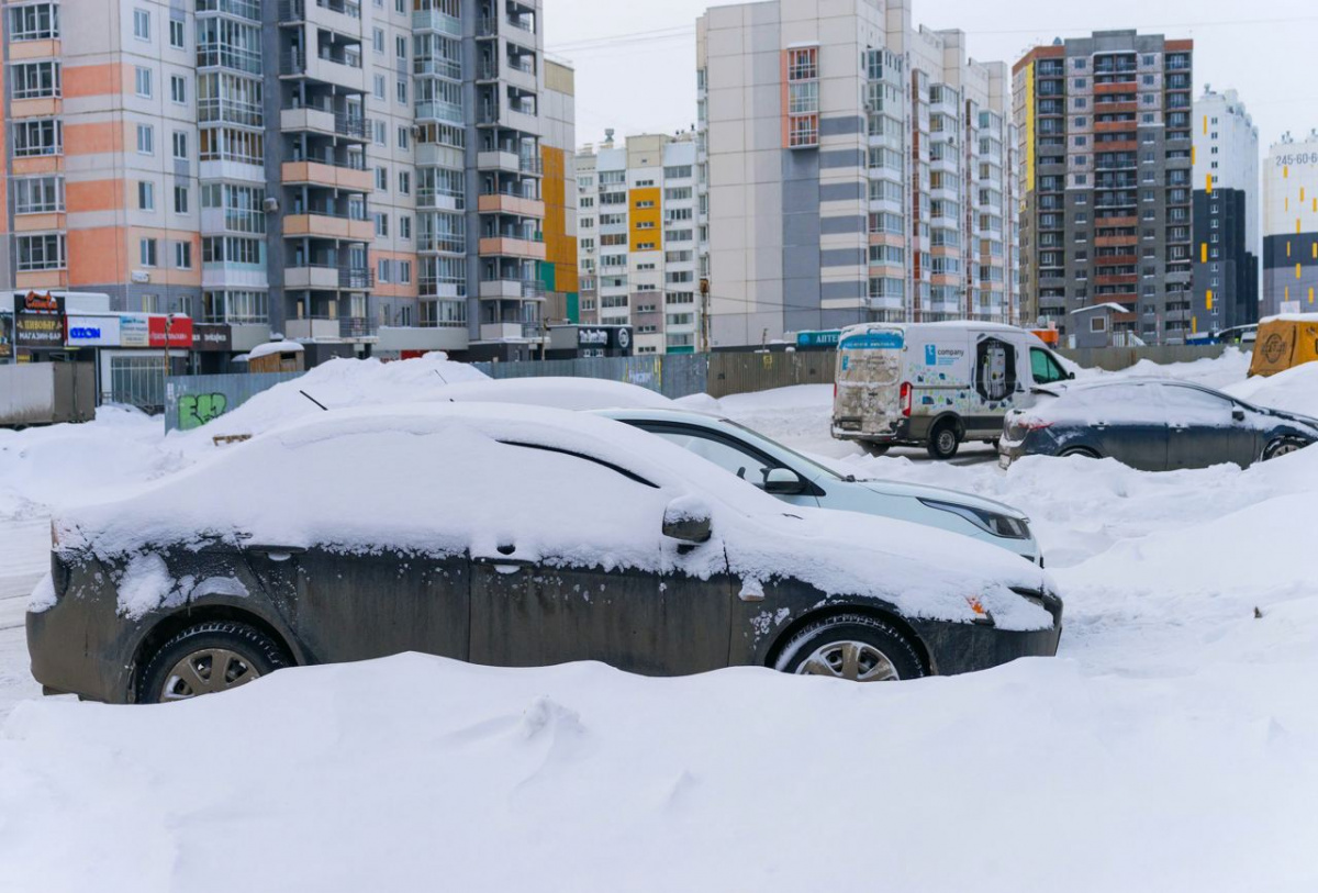 Челябинцев оштрафуют за автомобили, мешающие вывозу ТКО в праздники*1