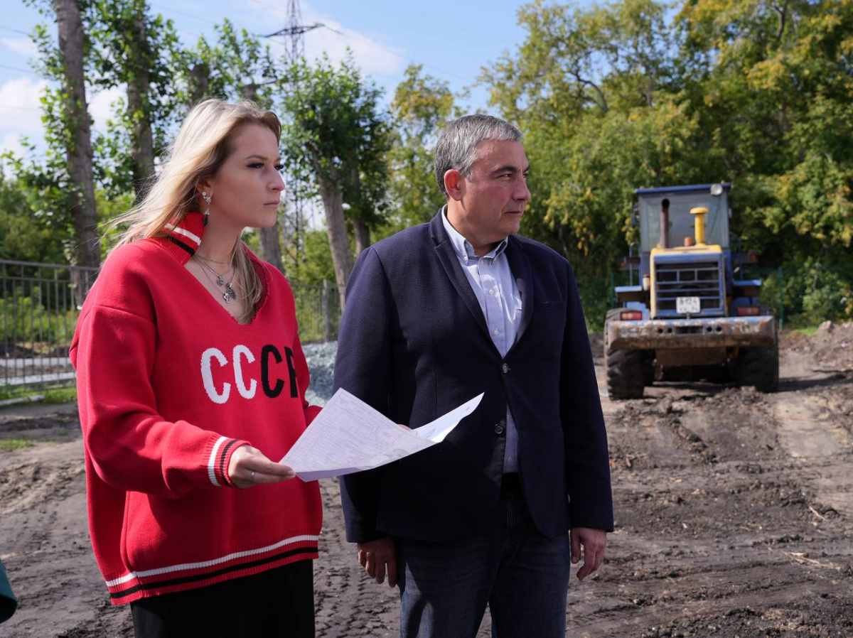 Депутат Яна Лантратова устроила инспекцию строительства детского сада в Коркино*