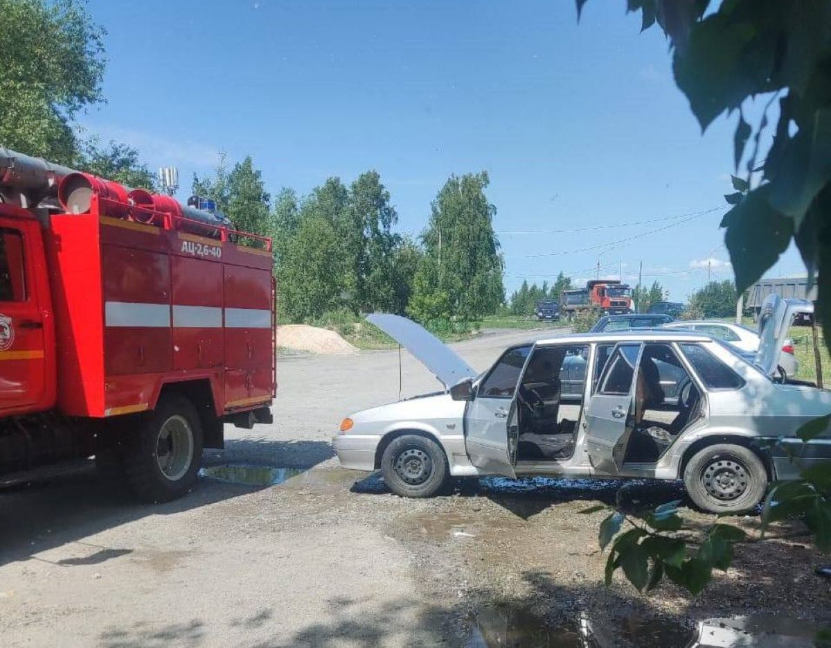 В Челябинске автомобиль сгорел из-за ноутбука*