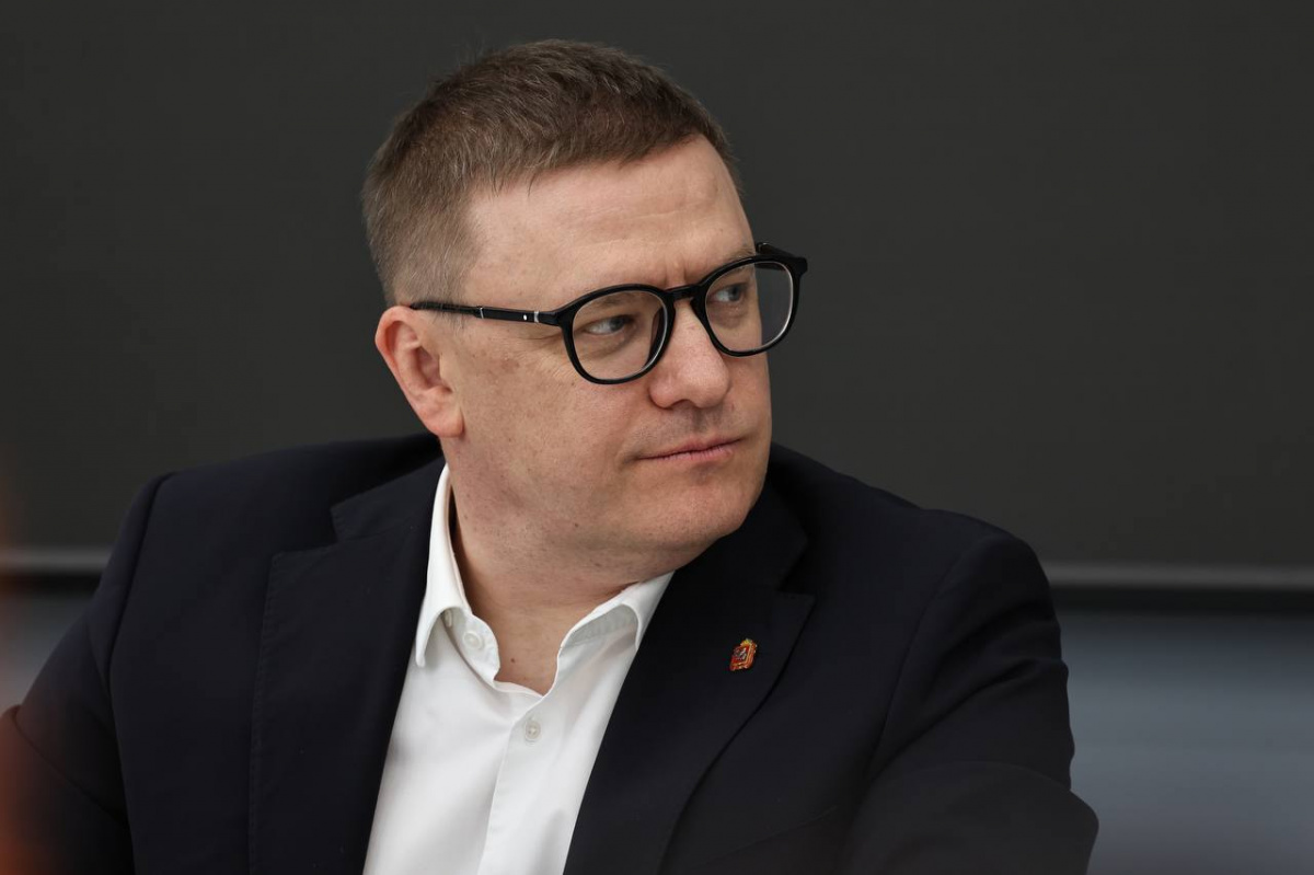 Текслер поздравил челябинского педагога с успехом на конкурсе «Учитель года»*1