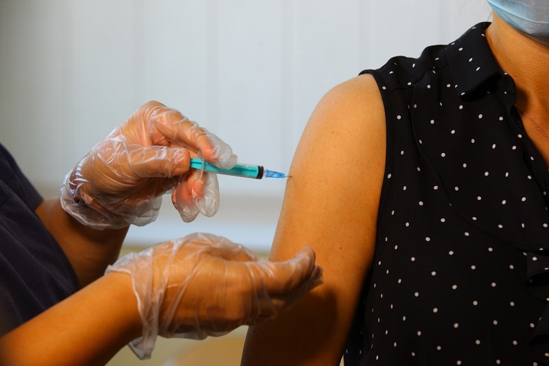 Почему вакцина от ковида в Челябинской области стала обязательной