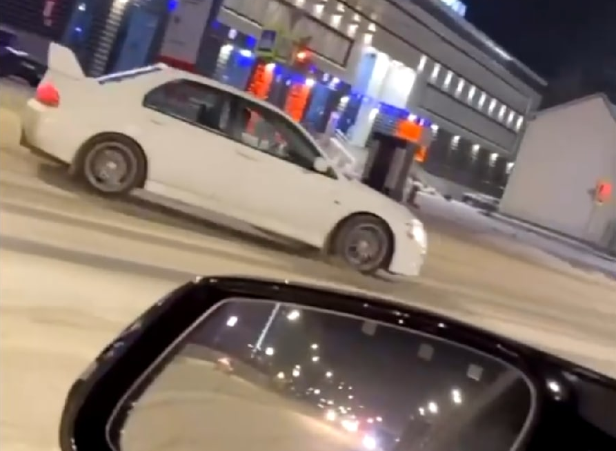 В Челябинске гонщика оштрафовали после видео с дрифтом по встречке