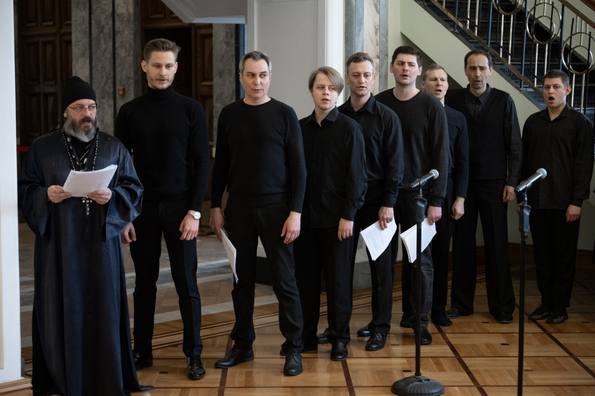 В театре Челябинска состоится премьера спектакля-концерта хоровой музыки*