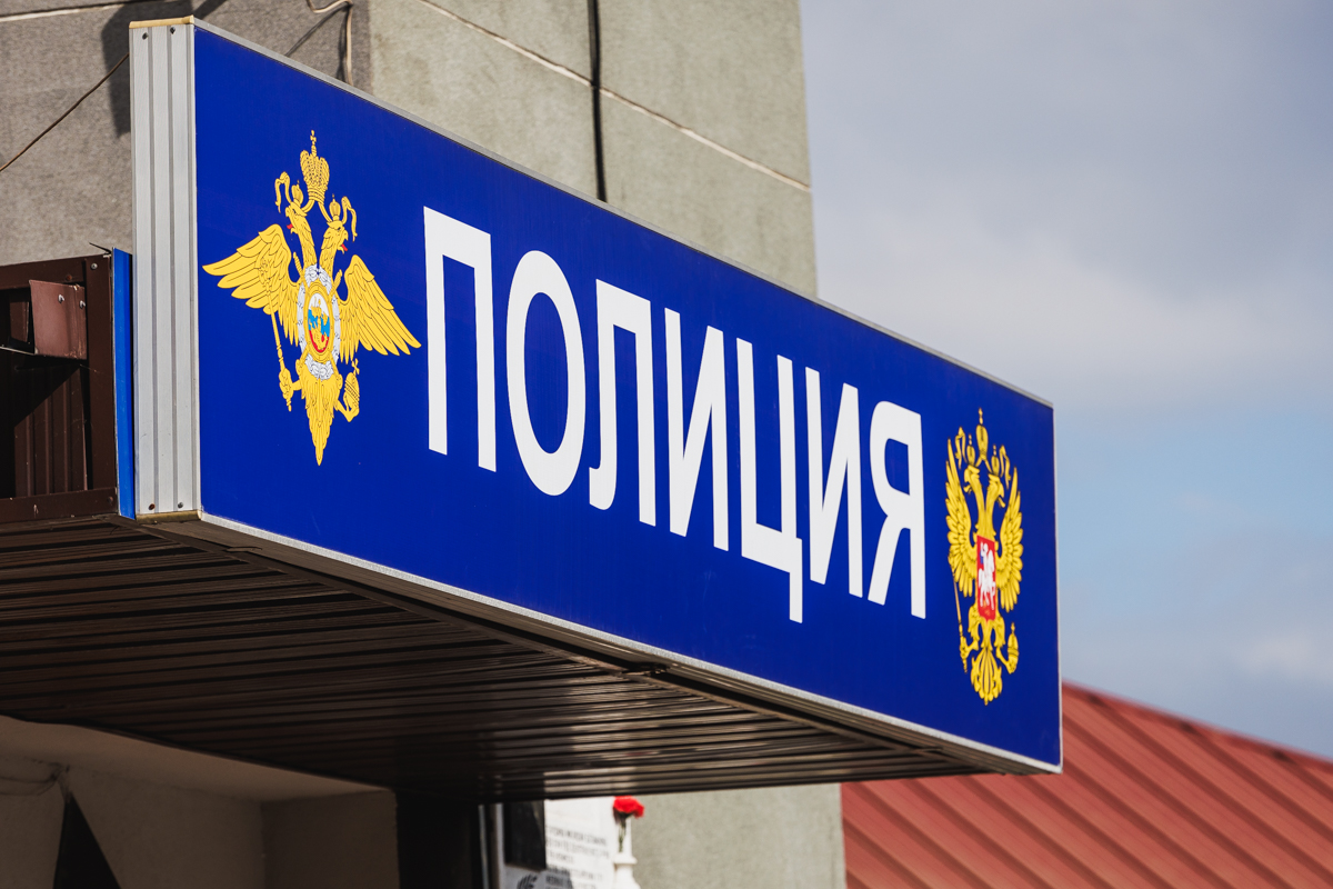 Челябинские полицейские обезвредили агрессивного мужчину*