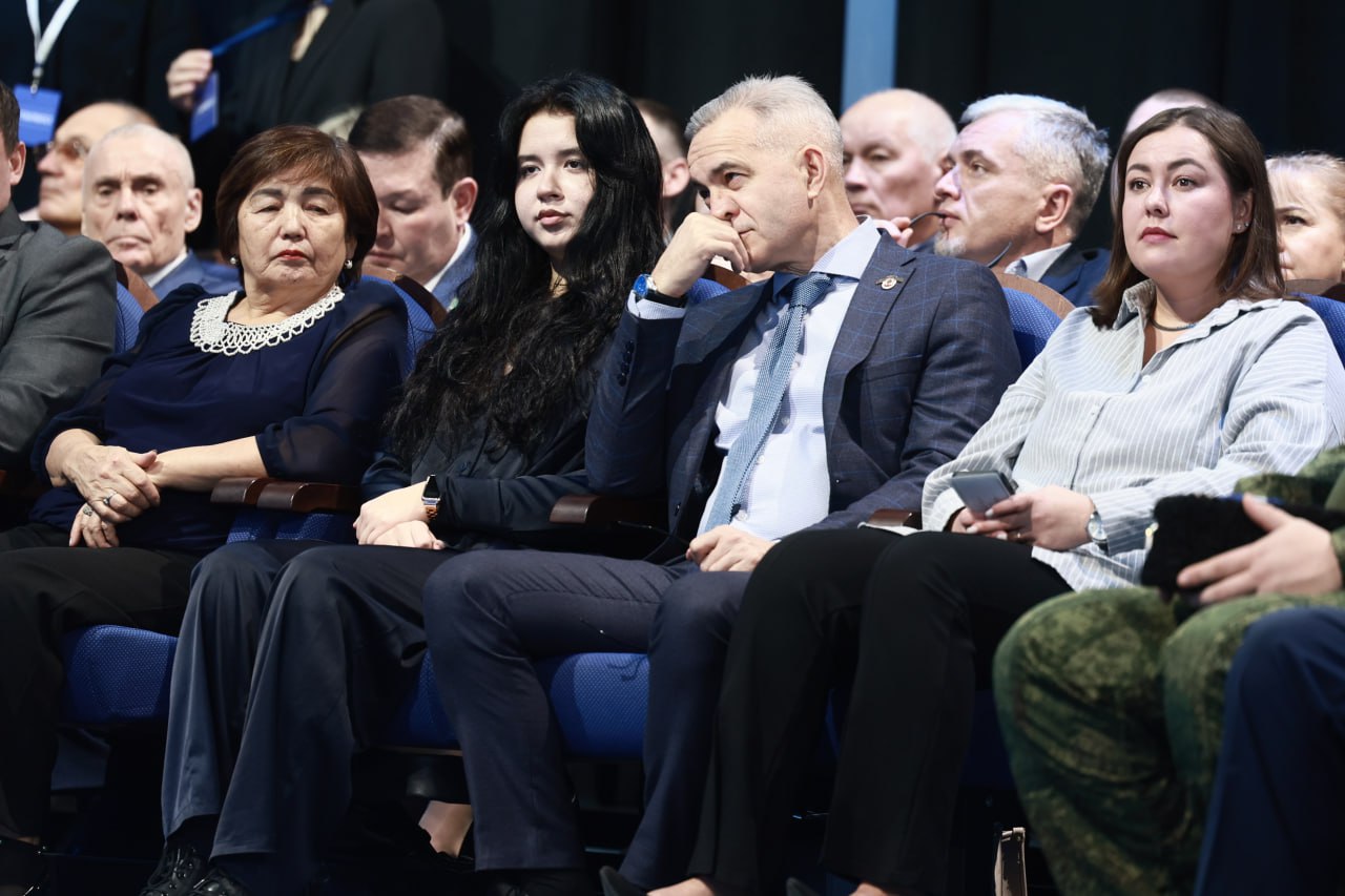 Кого пригласили на прямую линию с губернатором Алексеем Текслером