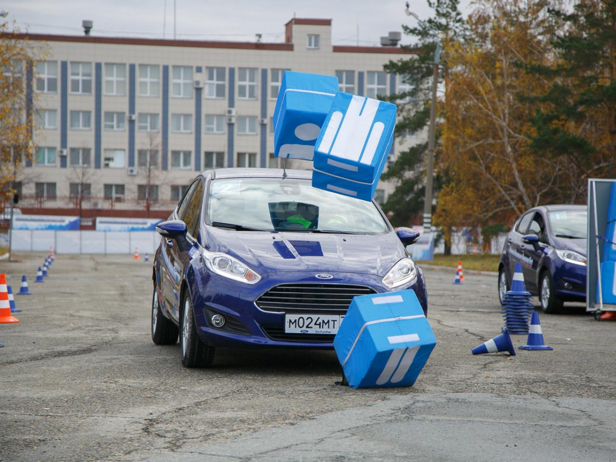 Протащивший мужчину на капоте челябинец напился после ДТП*1