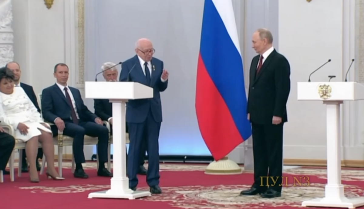 Владимир Путин наградил создателя ядерного щита из Челябинской области *