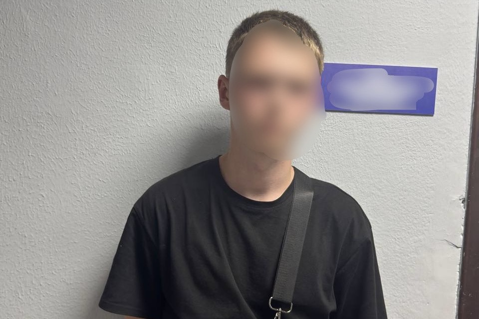 В Магнитогорске задержали курьера аферистов, укравших 10 млн у школьницы*