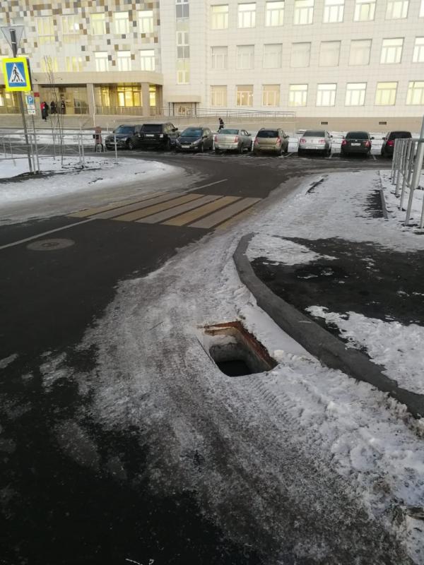 В Челябинске полиция возбудила уголовное дело из-за кражи крышек люков и решеток