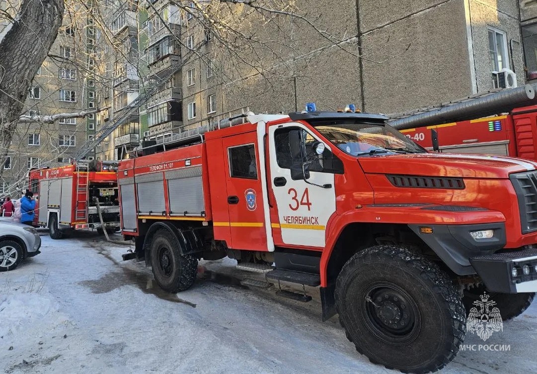Мужчина погиб во время пожара в многоэтажке Челябинска*