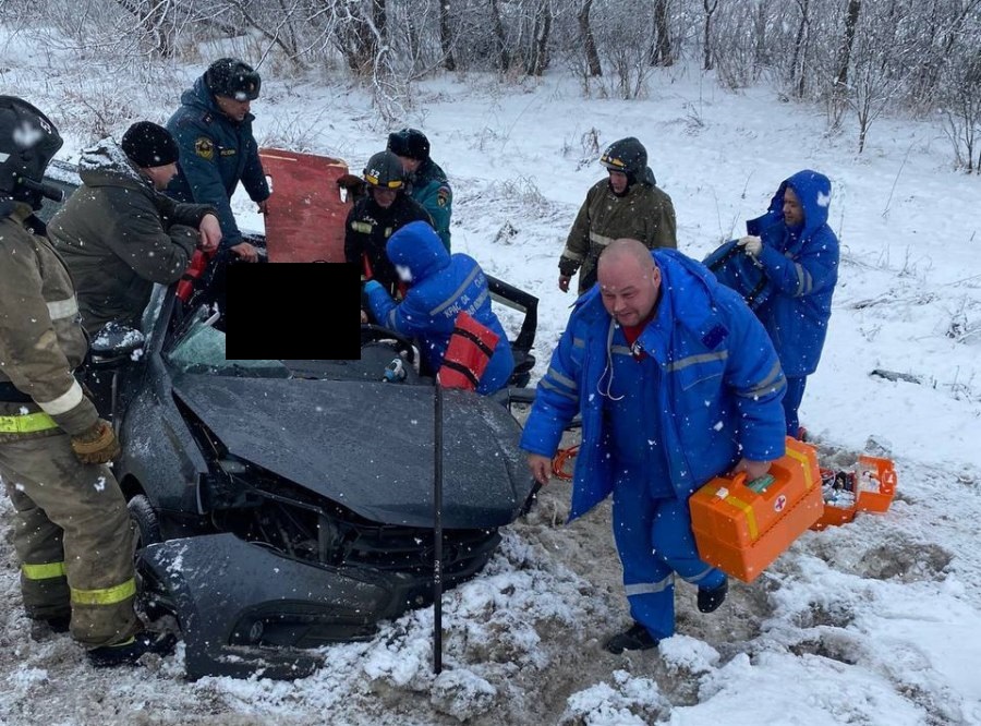 Три человека пострадали в массовом ДТП в снегопад под Челябинском 