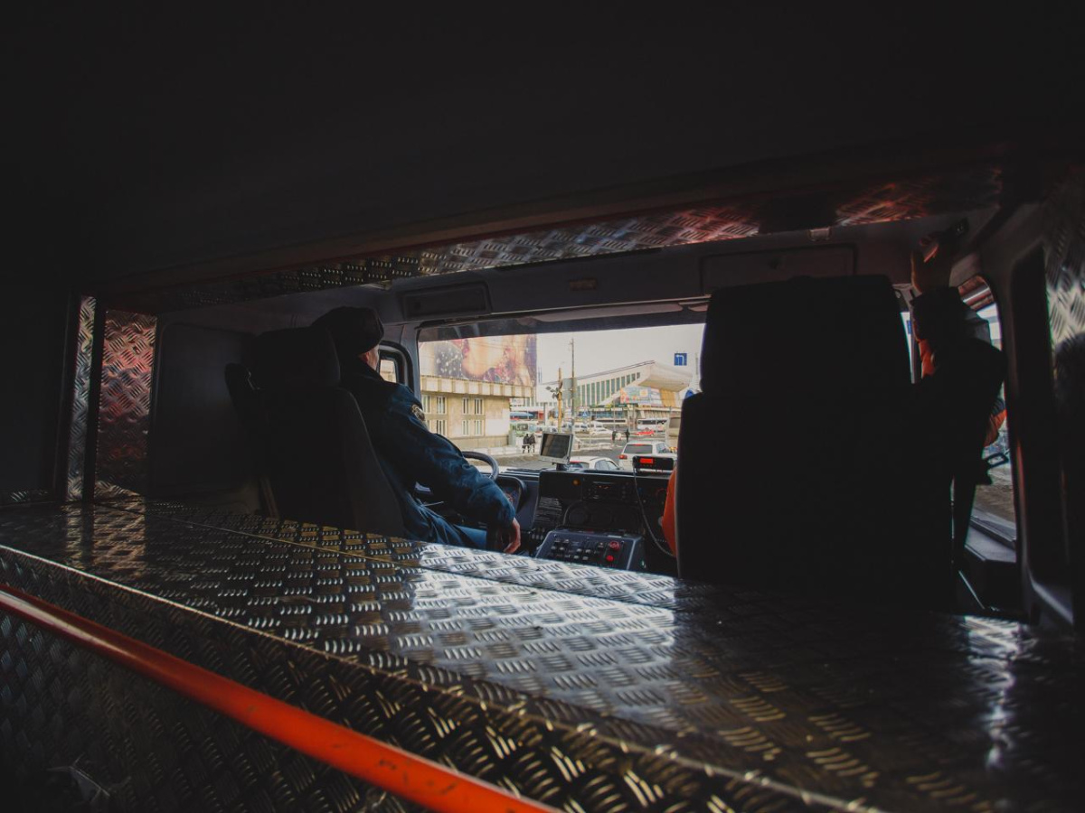 Жильцы девятиэтажки на Чичерина сами эвакуировались при пожаре*