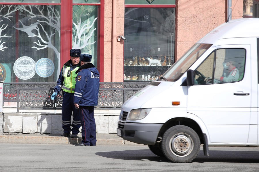 Незадачливого карманника в Челябинске поймали при выходе из маршрутки*1