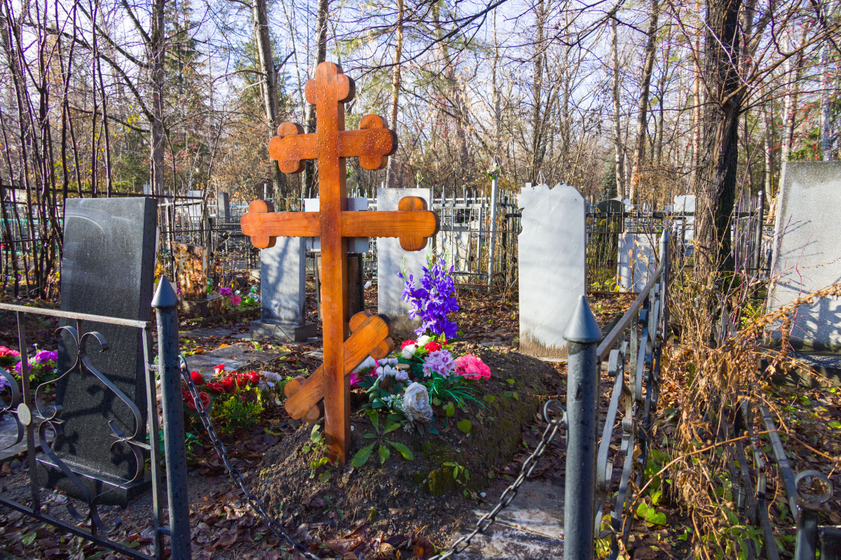 Прокуратура требует вернуть в бюджет Челябинска 3,9 млн рублей за услуги погребения*