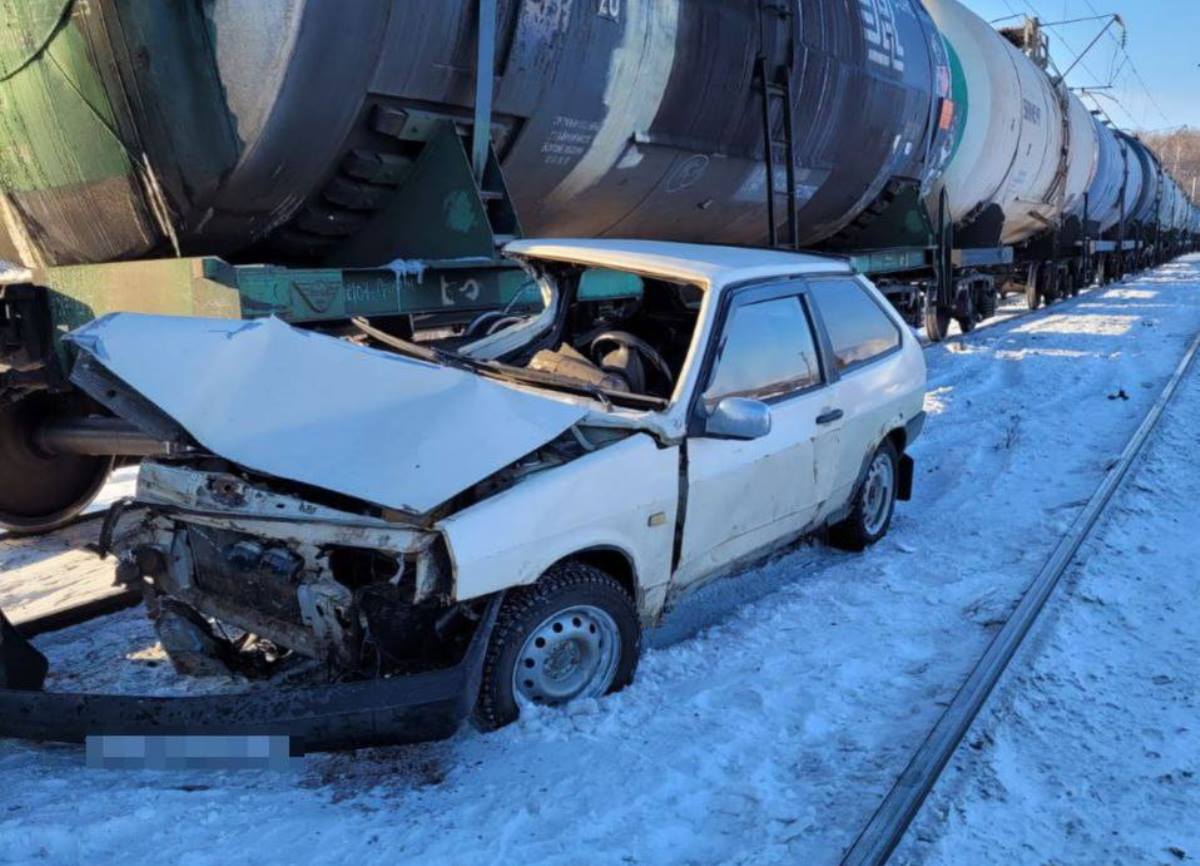 Мощное ДТП стало причиной задержки проходящего через Челябинск поезда*