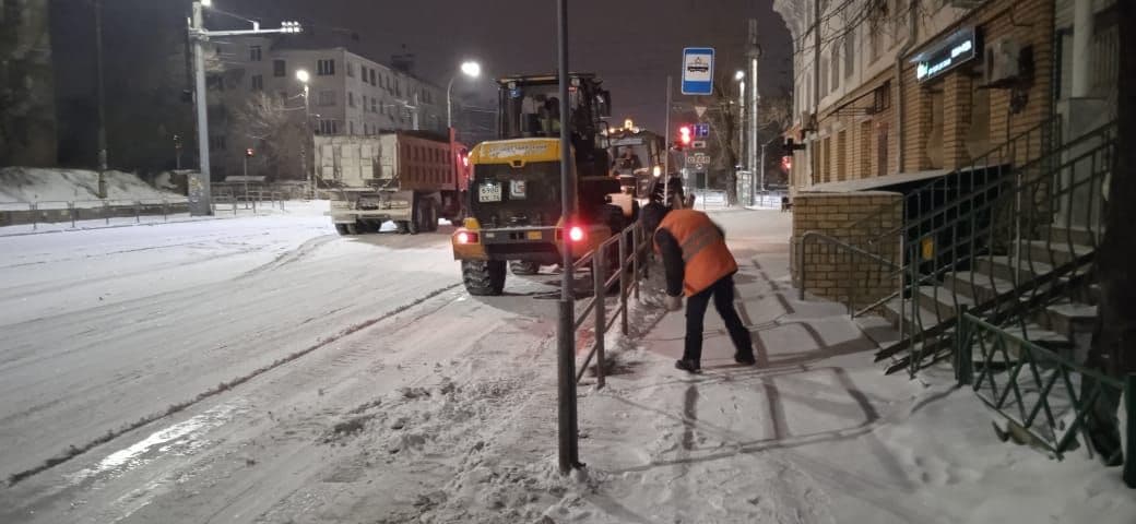 Ночью из Челябинска увезли 1300 тонн снега