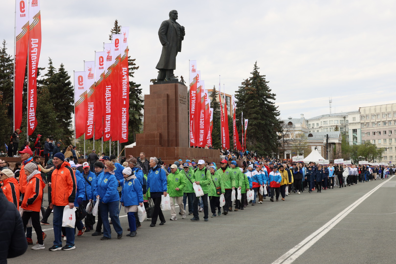 Свыше 5 тысяч участников собрала традиционная эстафета в центре Челябинска
