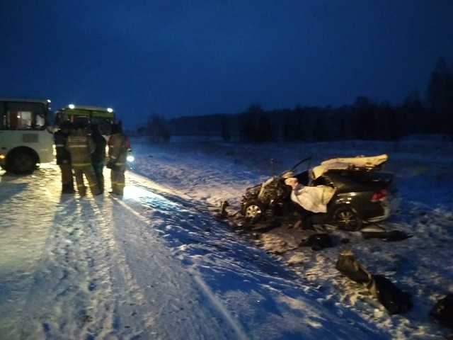 В Челябинской области водитель погиб в лобовом ДТП с ПАЗом