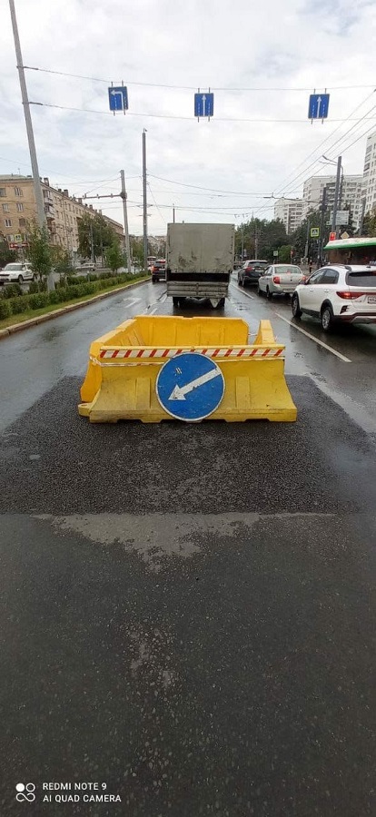 В Челябинске во второй раз образовался дорожный провал на месте аварийных работ